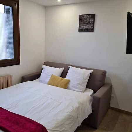 Studio Entierement Equipe Avec Veranda Commune Neuilly-sur-Marne Exteriör bild