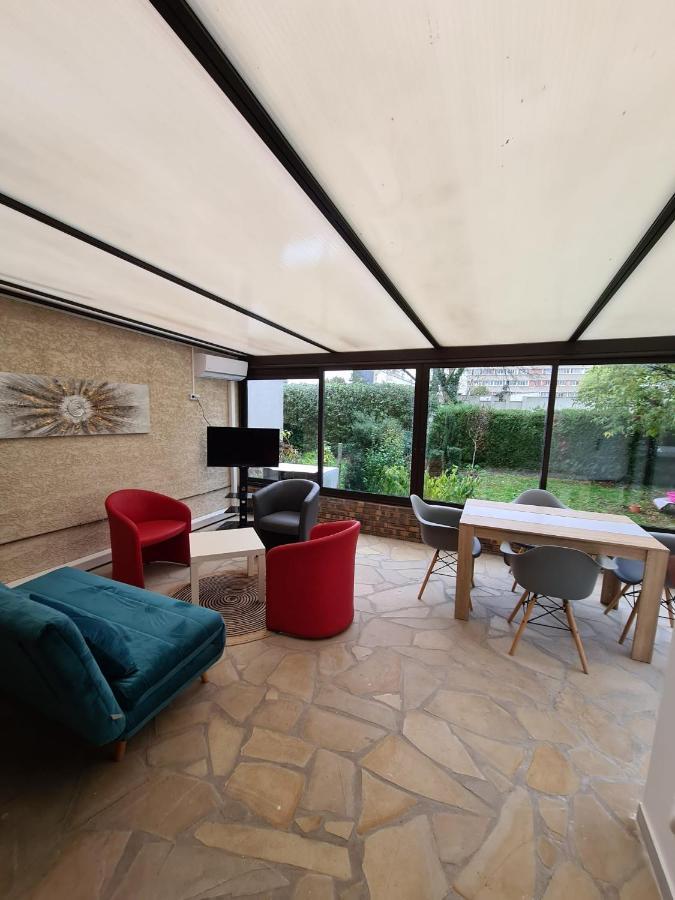 Studio Entierement Equipe Avec Veranda Commune Neuilly-sur-Marne Exteriör bild