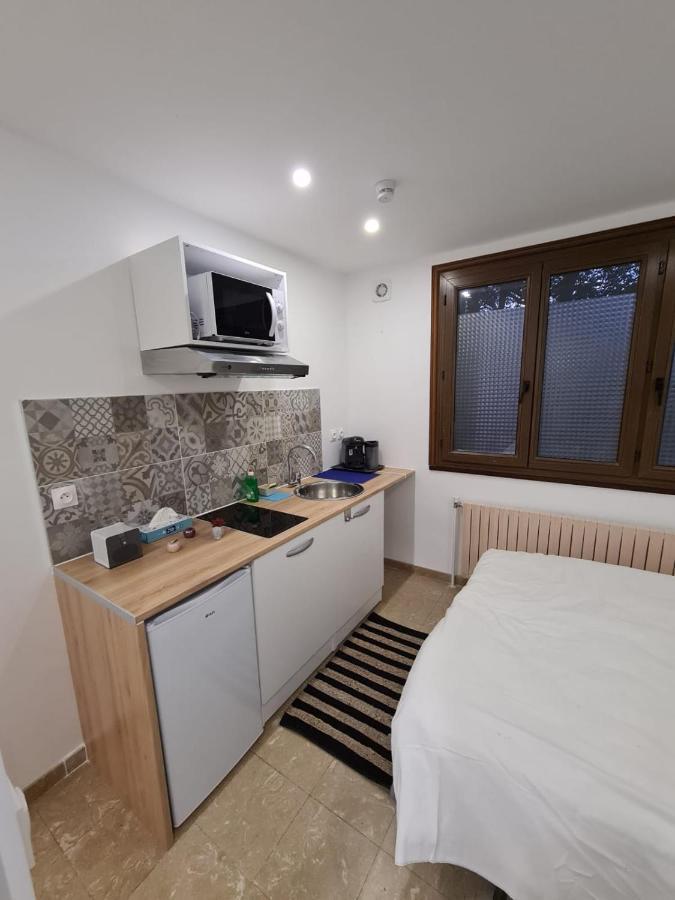 Studio Entierement Equipe Avec Veranda Commune Neuilly-sur-Marne Exteriör bild