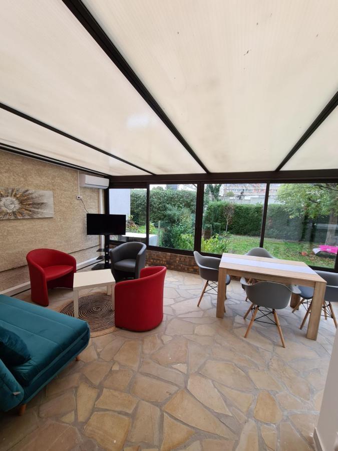 Studio Entierement Equipe Avec Veranda Commune Neuilly-sur-Marne Exteriör bild