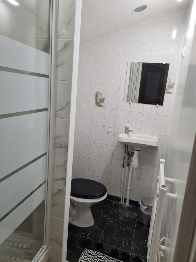 Studio Entierement Equipe Avec Veranda Commune Neuilly-sur-Marne Exteriör bild